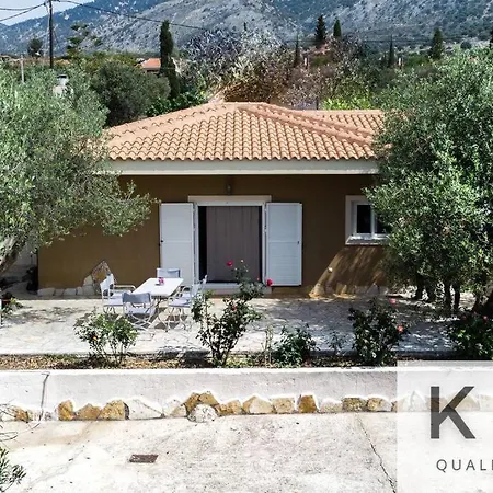 Dom wakacyjny Nima Family Cottage In Vlachata Village! *